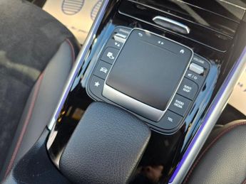 MERCEDES-BENZ EQA EQA 250 66.5kWh AMG Line (Premium) SUV 5dr Electric Auto (190 ps