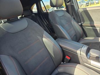 MERCEDES-BENZ EQA EQA 250 66.5kWh AMG Line (Premium) SUV 5dr Electric Auto (190 ps