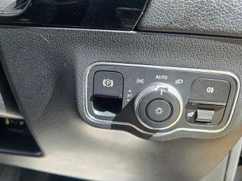 MERCEDES-BENZ EQA EQA 250 66.5kWh AMG Line (Premium) SUV 5dr Electric Auto (190 ps