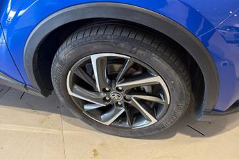 TOYOTA C-HR 1.8 VVT-h GPF Dynamic SUV 5dr Petrol Hybrid CVT Euro 6 (s/s) (12