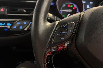 TOYOTA C-HR 1.8 VVT-h GPF Dynamic SUV 5dr Petrol Hybrid CVT Euro 6 (s/s) (12