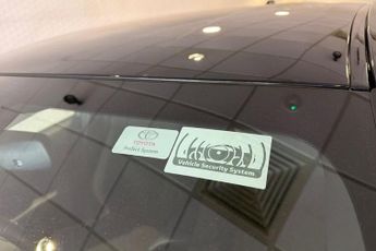 TOYOTA C-HR 1.8 VVT-h GPF Dynamic SUV 5dr Petrol Hybrid CVT Euro 6 (s/s) (12