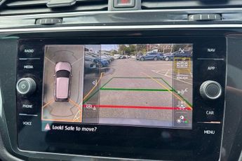 VOLKSWAGEN TIGUAN 2.0 TDI R-Line Tech SUV 5dr Diesel DSG Euro 6 (s/s) (150 ps) Pan