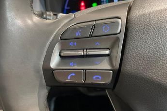 HYUNDAI KONA 64kWh Premium SE SUV 5dr Electric Auto (204 ps) Rear View Camera