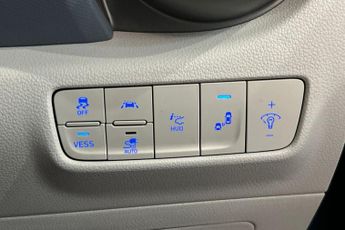 HYUNDAI KONA 64kWh Premium SE SUV 5dr Electric Auto (204 ps)