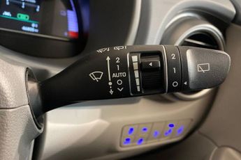HYUNDAI KONA 64kWh Premium SE SUV 5dr Electric Auto (204 ps) Rear View Camera