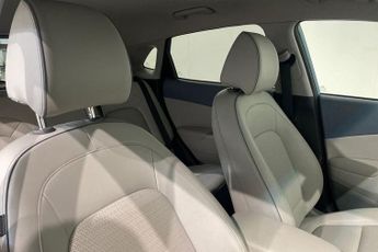 HYUNDAI KONA 64kWh Premium SE SUV 5dr Electric Auto (204 ps) Rear View Camera