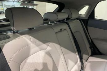 HYUNDAI KONA 64kWh Premium SE SUV 5dr Electric Auto (204 ps) Rear View Camera