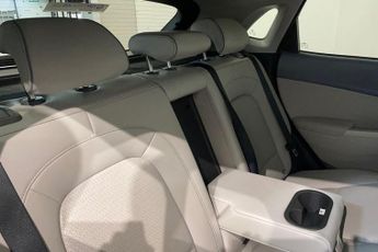 HYUNDAI KONA 64kWh Premium SE SUV 5dr Electric Auto (204 ps) Rear View Camera