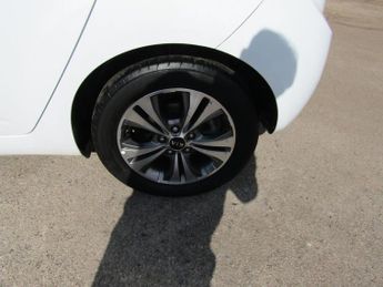 KIA VENGA 1.6 3 MPV 5dr Petrol Automatic  Euro 6 (123 bhp)