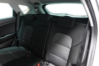 HYUNDAI TUCSON 1.6 CRDi MHEV SE Nav SUV 5dr Diesel Hybrid DCT Euro 6 (s/s) (136