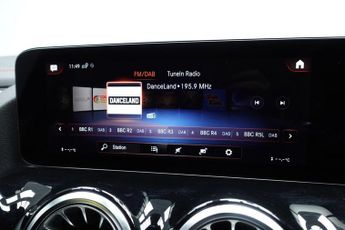 MERCEDES-BENZ EQA EQA 250+ 70.5kWh AMG Line SUV 5dr Electric Auto (190 ps)