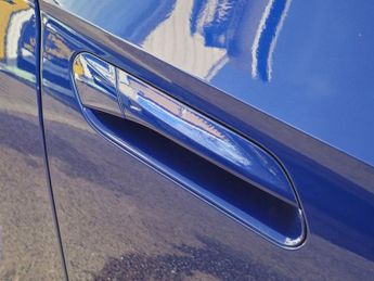 VOLKSWAGEN ID.4 Pro Performance 77kWh Life SUV 5dr Electric Auto (204 ps)