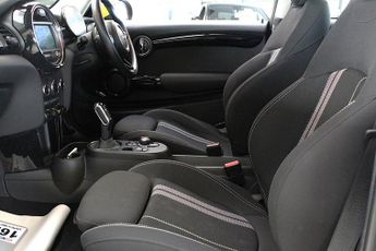 MINI Electric Hatch Cooper SE 32.6kWh Level 1 Hatchback 3dr Electric Auto (184 ps)