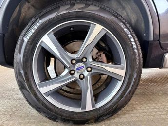 VOLVO XC90 2.4 D5 R-Design SUV 5dr Diesel Geartronic 4WD Euro 5 (200 ps)