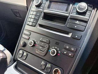 VOLVO XC90 2.4 D5 R-Design SUV 5dr Diesel Geartronic 4WD Euro 5 (200 ps)