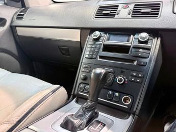 VOLVO XC90 2.4 D5 R-Design SUV 5dr Diesel Geartronic 4WD Euro 5 (200 ps)