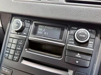 VOLVO XC90 2.4 D5 R-Design SUV 5dr Diesel Geartronic 4WD Euro 5 (200 ps)