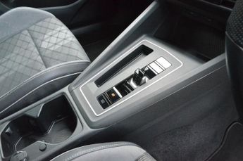 VOLKSWAGEN GOLF 2.0 TDI R-Line Hatchback 5dr Diesel DSG Euro 6 (s/s) (150 ps)