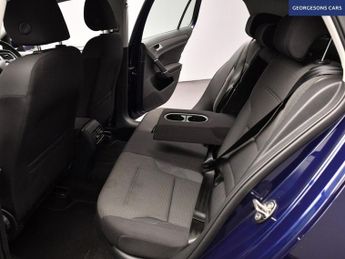 VOLKSWAGEN E-GOLF 35.8kWh e-Golf Hatchback 5dr Electric Auto (136 ps)