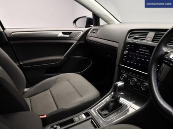 VOLKSWAGEN E-GOLF 35.8kWh e-Golf Hatchback 5dr Electric Auto (136 ps)
