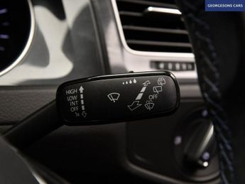 VOLKSWAGEN E-GOLF 35.8kWh e-Golf Hatchback 5dr Electric Auto (136 ps)