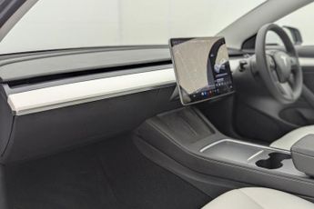 TESLA Model 3 (Dual Motor) Long Range Saloon 4dr Electric Auto 4WDE (346 ps)