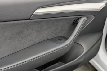 TESLA Model 3 (Dual Motor) Long Range Saloon 4dr Electric Auto 4WDE (346 ps)