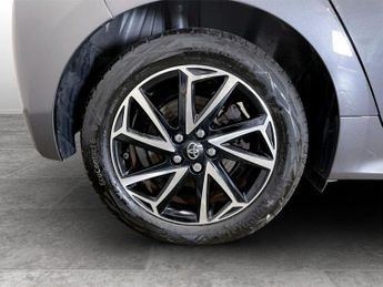 TOYOTA YARIS 1.5 VVT-h Design Hatchback 5dr Petrol Hybrid E-CVT Euro 6 (s/s) 