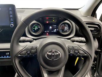 TOYOTA YARIS 1.5 VVT-h Design Hatchback 5dr Petrol Hybrid E-CVT Euro 6 (s/s) 