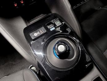 NISSAN LEAF 39kWh N-Connecta Hatchback 5dr Electric Auto (150 ps)