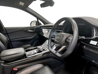 AUDI Q7 3.0 TFSIe V6 55 Black Edition SUV 5dr Petrol Plug-in Hybrid Tipt