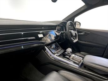 AUDI Q7 3.0 TFSIe V6 55 Black Edition SUV 5dr Petrol Plug-in Hybrid Tipt