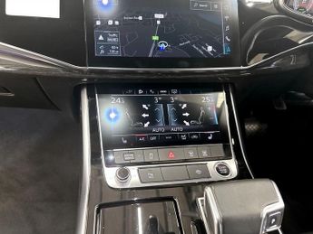 AUDI Q7 3.0 TFSIe V6 55 Black Edition SUV 5dr Petrol Plug-in Hybrid Tipt