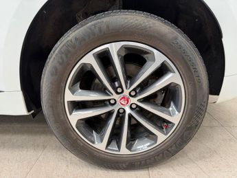 JAGUAR F-PACE 2.0 D180 R-Sport SUV 5dr Diesel Auto AWD Euro 6 (s/s) (180 ps)