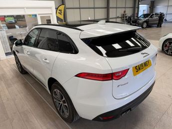 JAGUAR F-PACE 2.0 D180 R-Sport SUV 5dr Diesel Auto AWD Euro 6 (s/s) (180 ps)
