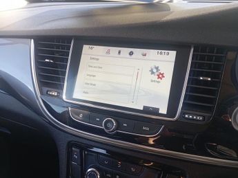 VAUXHALL MOKKA X 1.4i Turbo Design Nav SUV 5dr Petrol Auto Euro 6 (140 ps)