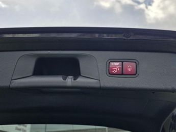 MERCEDES-BENZ GLC 2.1 GLC220d AMG Line (Premium Plus) SUV 5dr Diesel G-Tronic 4MAT