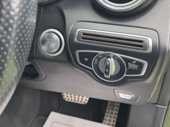 MERCEDES-BENZ GLC 2.1 GLC220d AMG Line (Premium Plus) SUV 5dr Diesel G-Tronic 4MAT