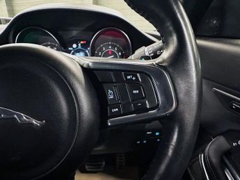 JAGUAR E-PACE 2.0 P250 R-Dynamic SE SUV 5dr Petrol Auto AWD Euro 6 (s/s) (249 