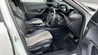PEUGEOT E-2008 50kWh GT Premium SUV 5dr Electric Auto (136 ps)