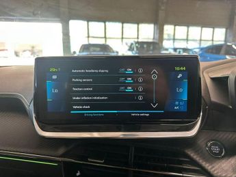 PEUGEOT E-2008 50kWh GT Premium SUV 5dr Electric Auto (136 ps)