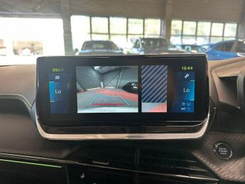 PEUGEOT E-2008 50kWh GT Premium SUV 5dr Electric Auto (136 ps)
