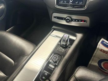 VOLVO XC90 2.0h T8 Twin Engine 10.4kWh Momentum SUV 5dr Petrol Plug-in Hybr