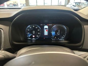 VOLVO XC90 2.0h T8 Twin Engine 10.4kWh Momentum SUV 5dr Petrol Plug-in Hybr