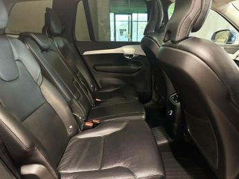 VOLVO XC90 2.0h T8 Twin Engine 10.4kWh Momentum SUV 5dr Petrol Plug-in Hybr