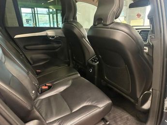 VOLVO XC90 2.0h T8 Twin Engine 10.4kWh Momentum SUV 5dr Petrol Plug-in Hybr