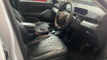 FORD MUSTANG MACH-E Standard Range 70kWh SUV 5dr Electric Automatic (269 ps)