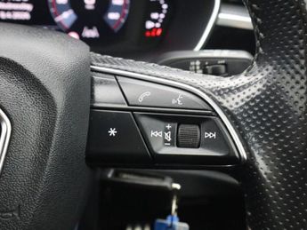 AUDI Q3 1.5 TFSI CoD 35 S line SUV 5dr Petrol S Tronic Euro 6 (s/s) (150