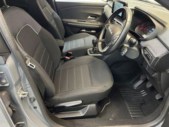 DACIA JOGGER 1.0 TCe Extreme SE MPV 5dr Petrol Manual Euro 6 (s/s) (110 ps)